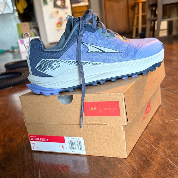 Altra Shoes - Altra Lone Peak 9 Trail Shoe - Lavender and Gray